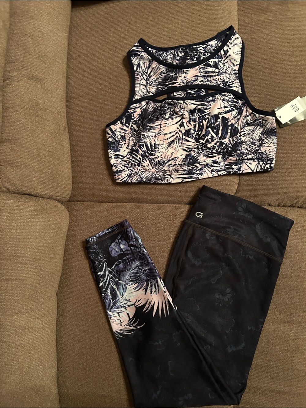 Gap GapFit Navy/ Baby Pink Palm Print Sports Bra & Ankle Length Legging Set, M